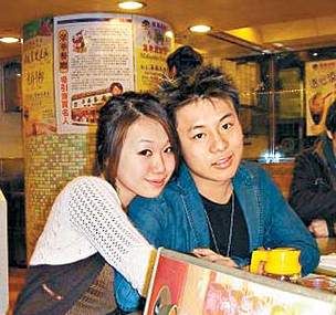 Rebecca与霍启仁。