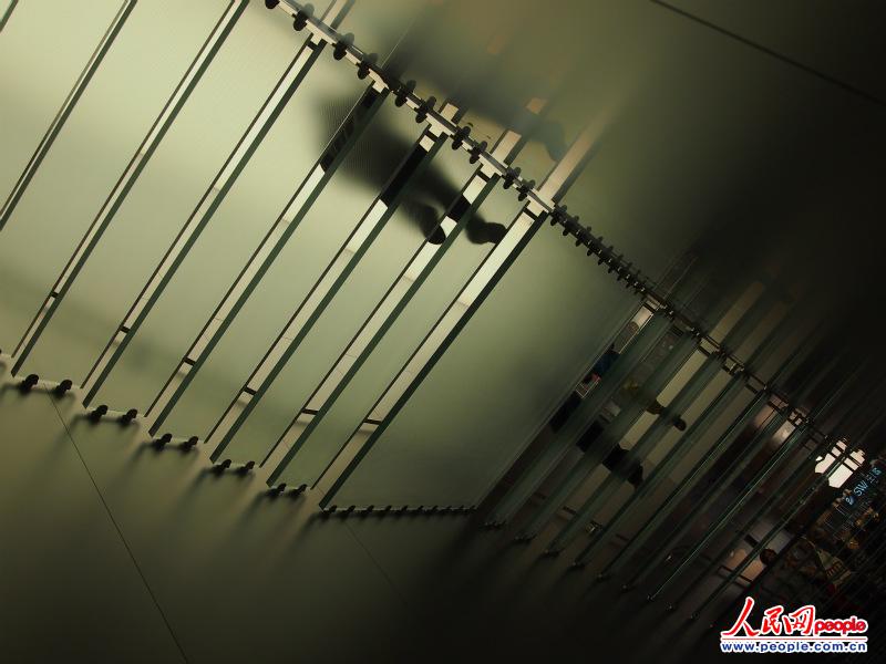 ƻ�����ͭ������ڵ�͸������̨�ס�����Ӱ���ܺ��