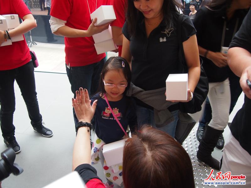  һλС�������յ���Ա���͵ļ�����֮�����Ա������ף������Ӱ���ܺ��