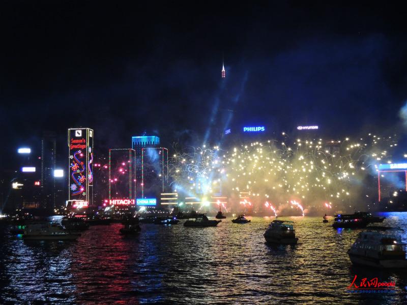玉树银花不夜天。（摄影：曹海扬）