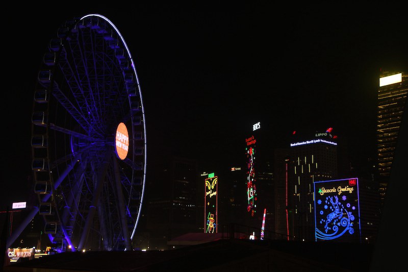 �л�Ħ�����ϵ�happy new year����Ӱ������Ȼ��