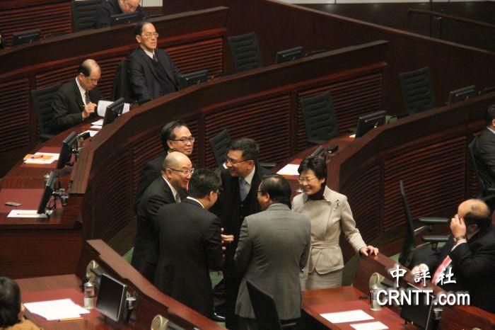 ���ʴ��֮ǰ���۸�˾�ֳ��ȸ߹پ�̸�������� �˹�Ӣ�㣩