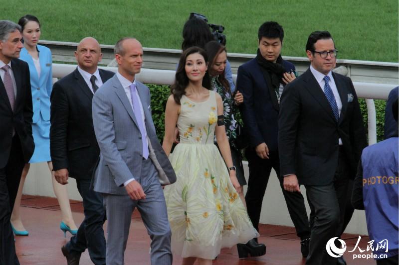 6、香港明星李嘉欣作为形象大使出席国际赛事爱彼女皇杯。（摄影：郭晓桐）