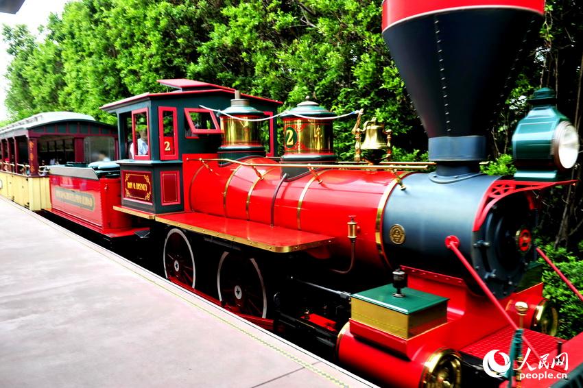 香港迪斯尼乐园环园小火车 于世文摄