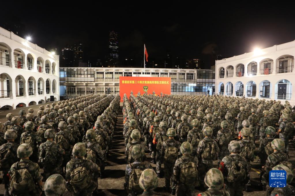 这是8月25日拍摄的陆军部队交接仪式。新华社发