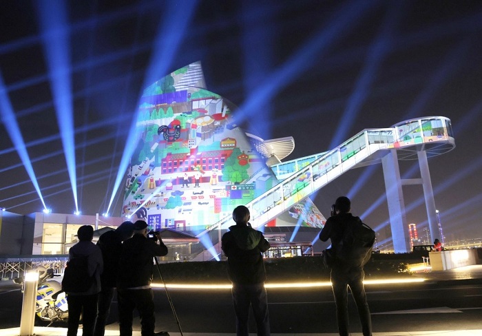 图为上海创作团队在澳门科学馆呈现的光雕表演（澳门旅游局供图）