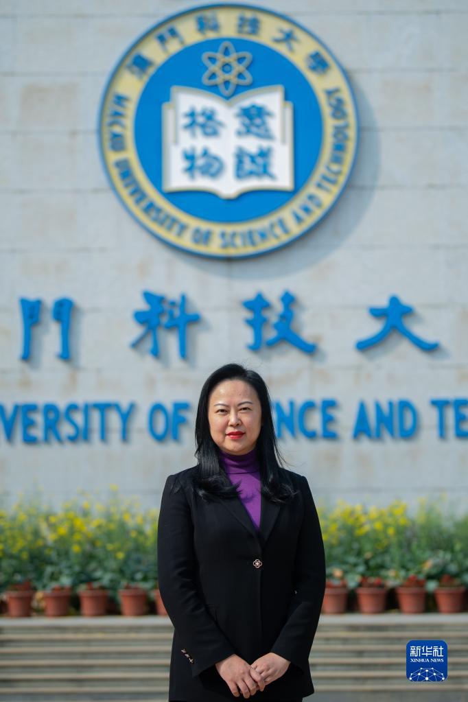 3月2日，全国政协委员陈季敏在澳门科技大学。新华社记者 张金加 摄