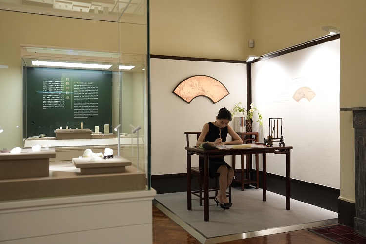 “文东谈主文玩——中国文东谈主用具与茶生涯”展览。（香港特区政府新闻处供图）