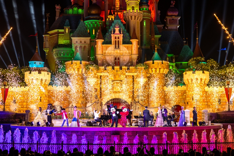 迪士尼经典音乐会在香港迪士尼乐园奇妙梦想城堡舞台上演。</div><h2 class=