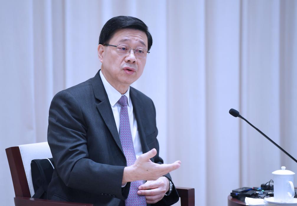 6月14日，香港特区行政长官李家超接受媒体团采访。新华社记者 陈铎 摄