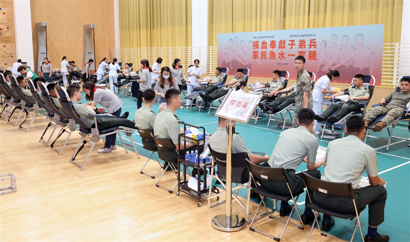 中国人民解放军驻澳门部队第22次参与献血活动。澳门特区政府卫生局供图