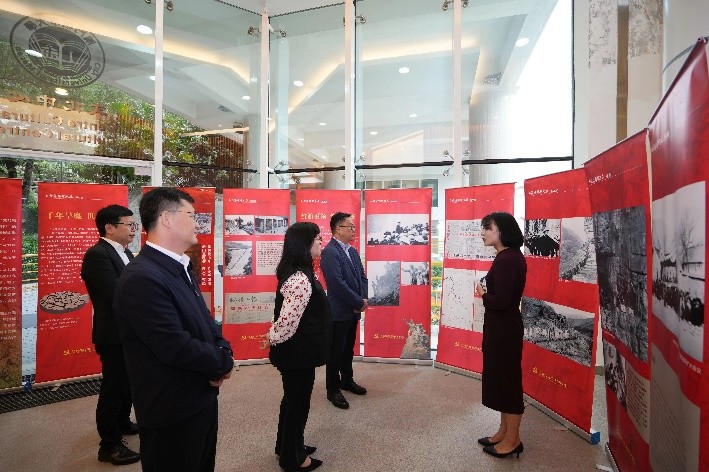 图为红旗渠历史图片展。（主办方供图）