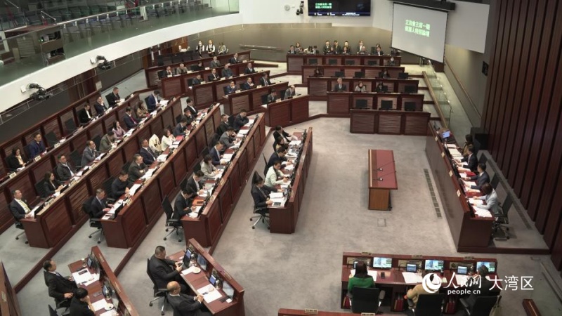 图2.香港特区第八届立法会主席一职的候选人特别论坛及立法会主席选举8日上午举行。人民网 吴宇扬扬 摄