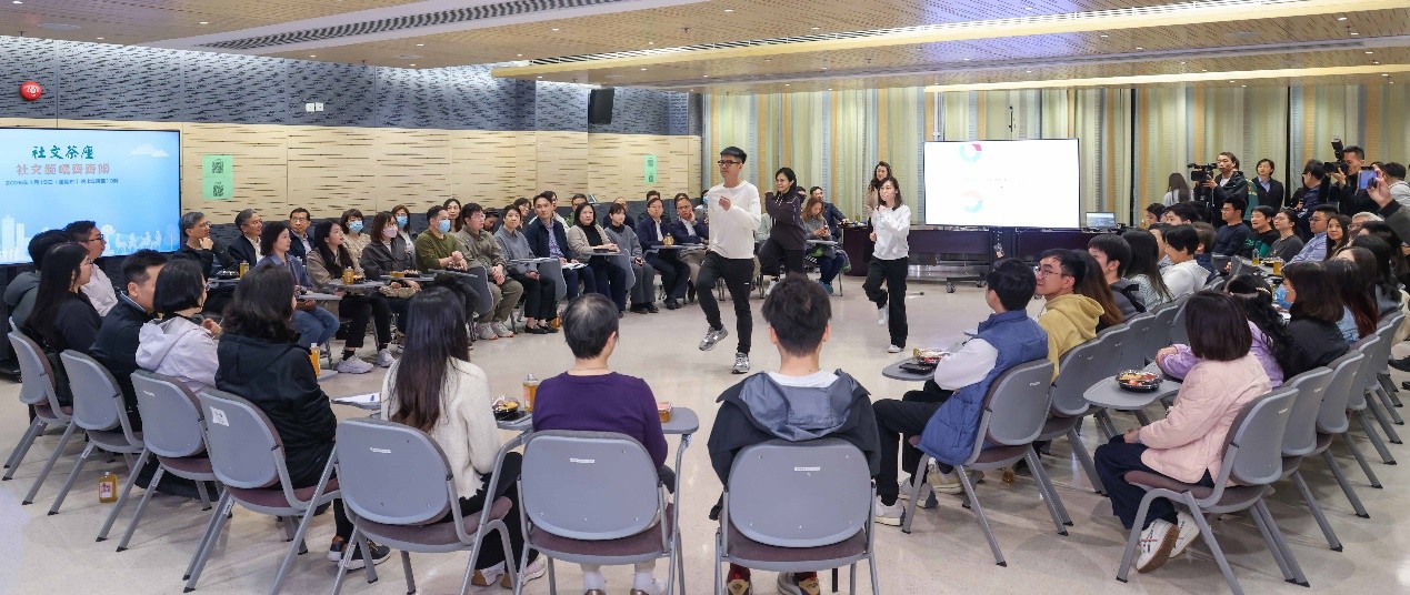 图为现场安排工间操示范。澳门特区卫生局供图