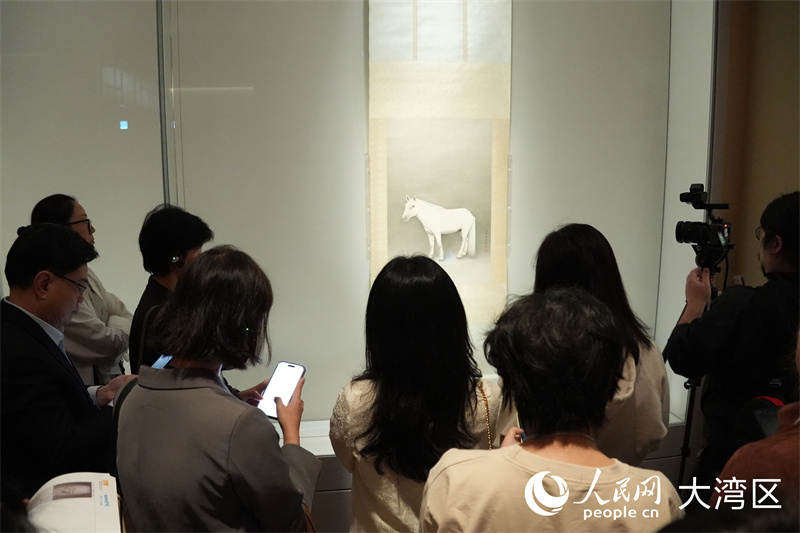 图4. 19日，香港故宫文化博物馆举办传媒导赏团。人民网严小晶 摄