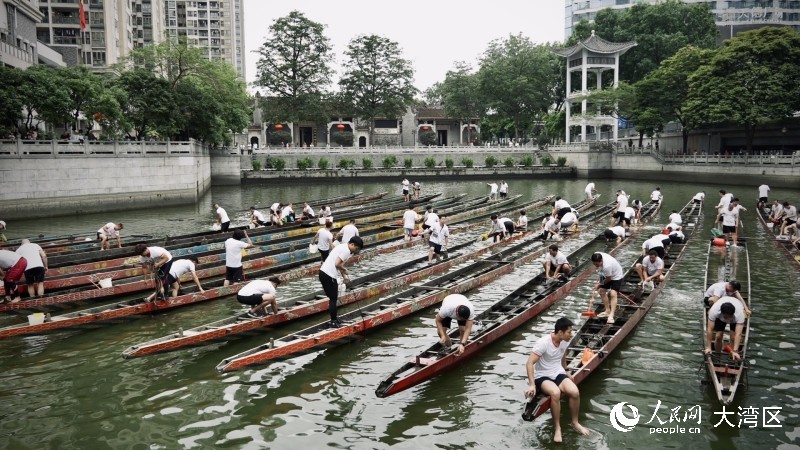图1. 广州猎德村“起龙”迎端午。人民网 吴宇扬扬摄