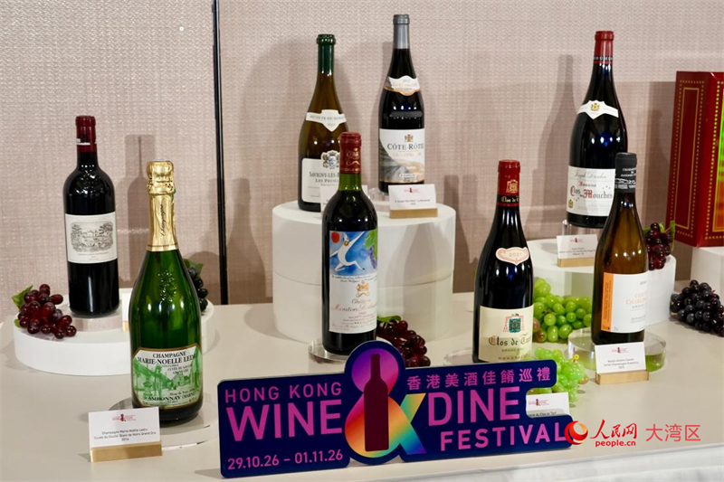传媒预览环节展示的特色佳酿。人民网 张雨洁摄