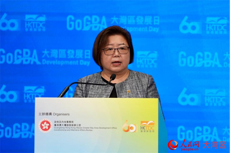澳门特区招商投资促进局委员黄伊琳发表主旨演讲。人民网 张雨洁摄