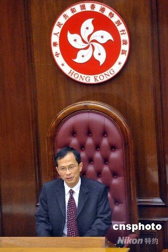 曾钰成任香港立法会主席 刘健仪当选内委会主