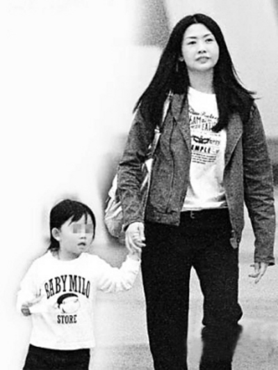 银行经理偷客户款项逾亿 <em>性感女神 邱淑贞</em>损2