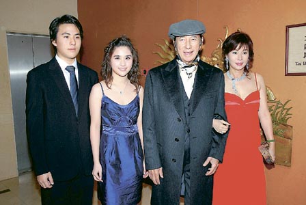 组图:何超莲青春逼人 赌王何鸿燊家有靓女逐个