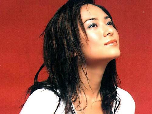 郭羡妮被女佣咬伤手臂扯<em>掉头发</em> 称不追究其刑
