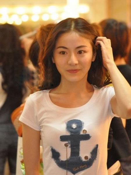 实拍翻版张柏芝化妆全程 七分像三分妆 (4)
