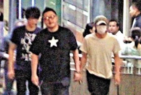 周星驰夜店猎艳亲密<em>聊天</em> 与<em>辣妹</em>贴面热聊 (2)--