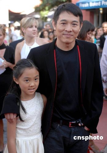 李连杰为女儿入新加坡籍 买的洋房是身份象征