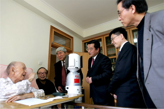 港媒关注著名科学家钱学森逝世 一生奉献祖国