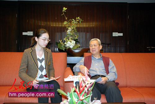 组图:人民网记者专访澳门驻京办主任吴北明 (4