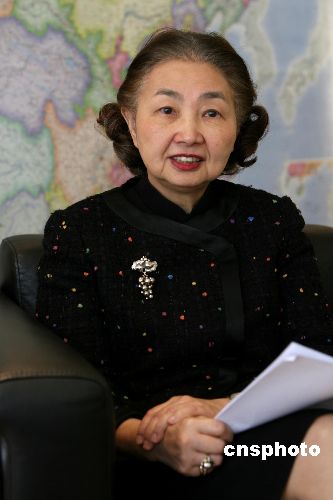 梁爱诗图片