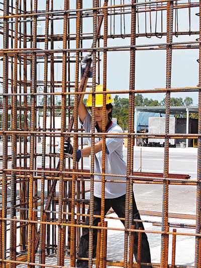 港扎铁行业现用人荒 业内人士建议高薪吸引大学生