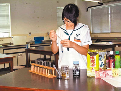 香港诞生首位 星之女 :家境贫寒研乌龙茶抗癌