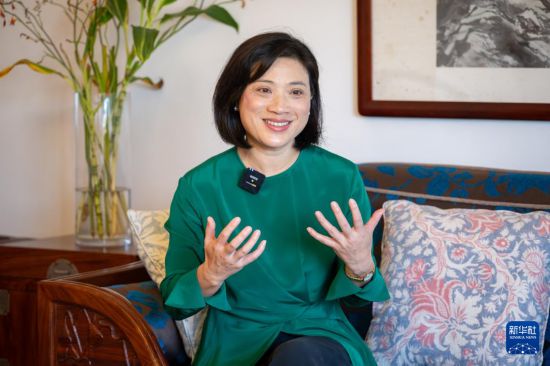 11月23日， 徐莹在家中接受记者采访。新华社记者 朱炜 摄