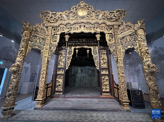  This is the Panyu God Building (mobile phone photo) on display in the Hong Kong Heritage Museum on May 15. Photographed by Lin Shan, a reporter from Xinhua News Agency