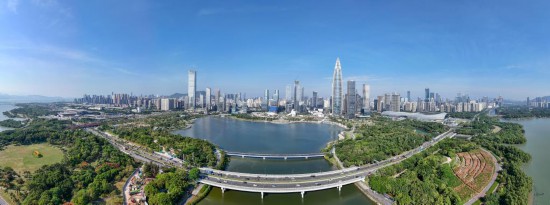 这是深圳湾文化广场所在的深圳市南山区后海中心区（2025年11月1日摄，无人机全景照片）。新华社记者 梁旭 摄