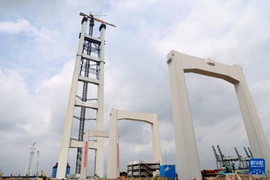 这是3月26日拍摄的狮子洋大桥东主塔（无人机照片）。新华社记者 卢汉欣 摄